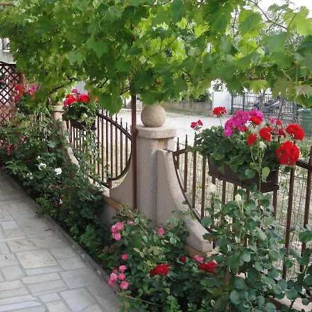 With A Parking Space - 11544