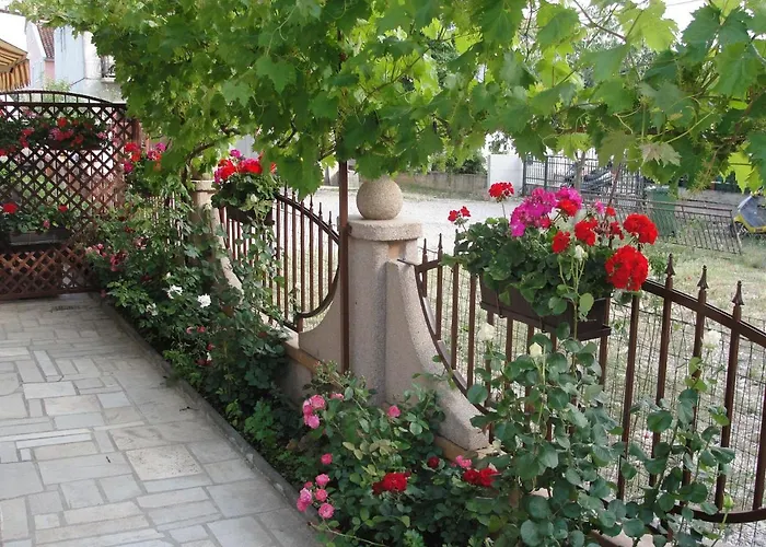 With A Parking Space - 11544